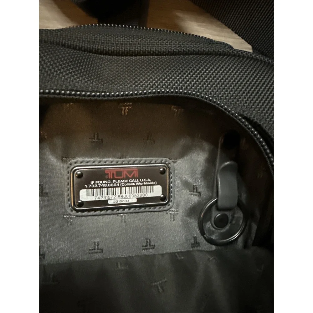 Tumi Alpha 2 Pocket Bag Small Crossbody Black Ballistic Nylon 22100D4 Travel Bag